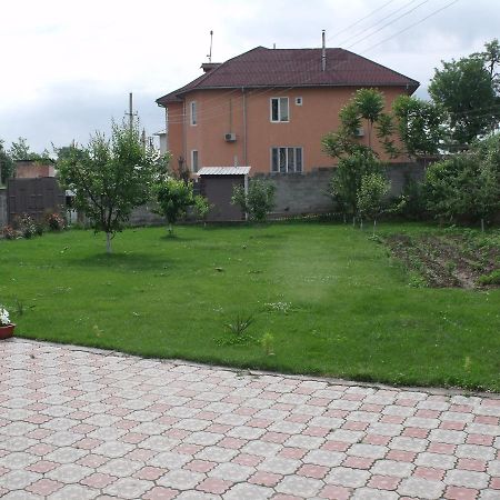 Hostel Visit Osh Exterior photo